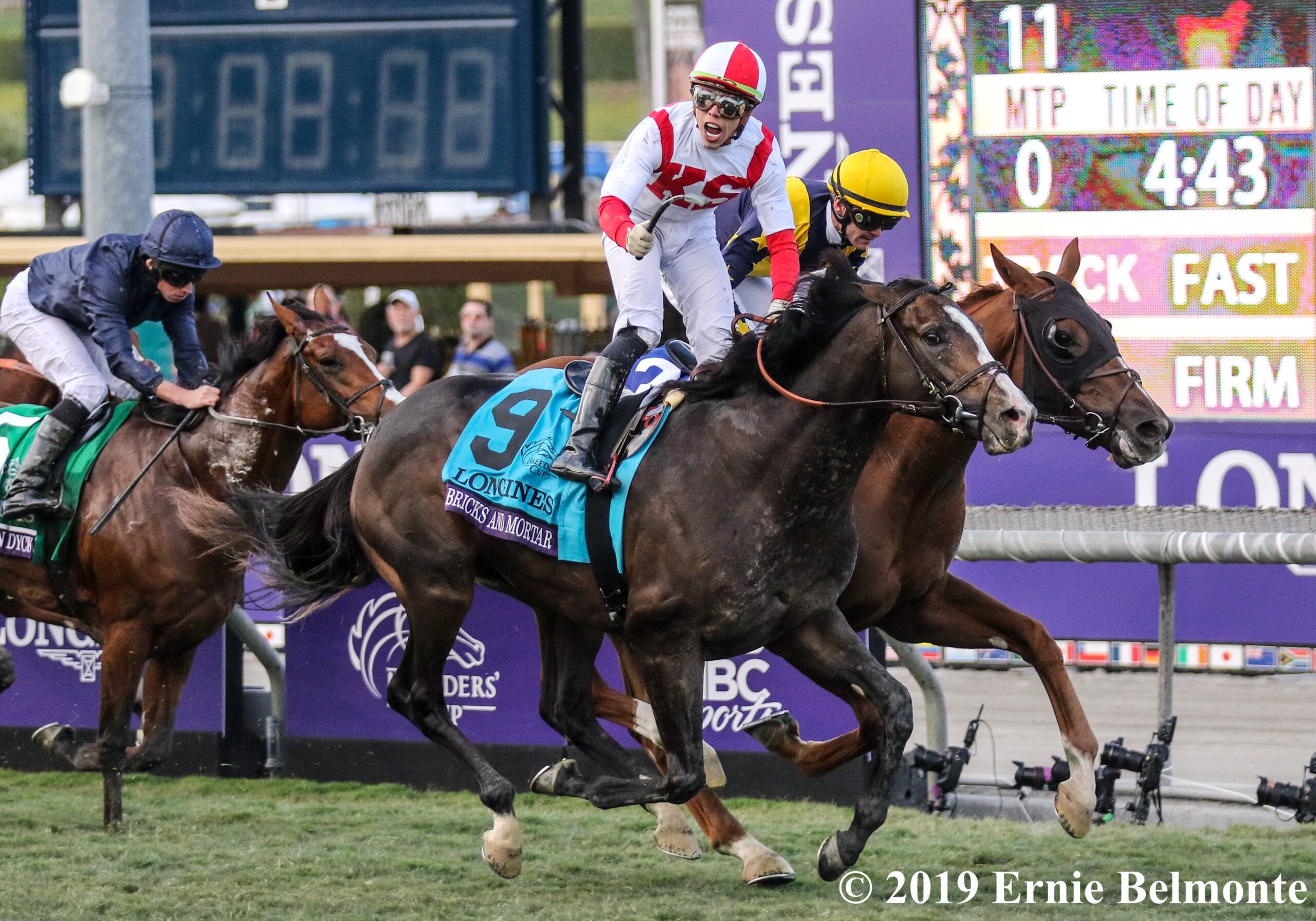 Bricks and Mortar Stays Perfect with Breeders Cup Turf Win