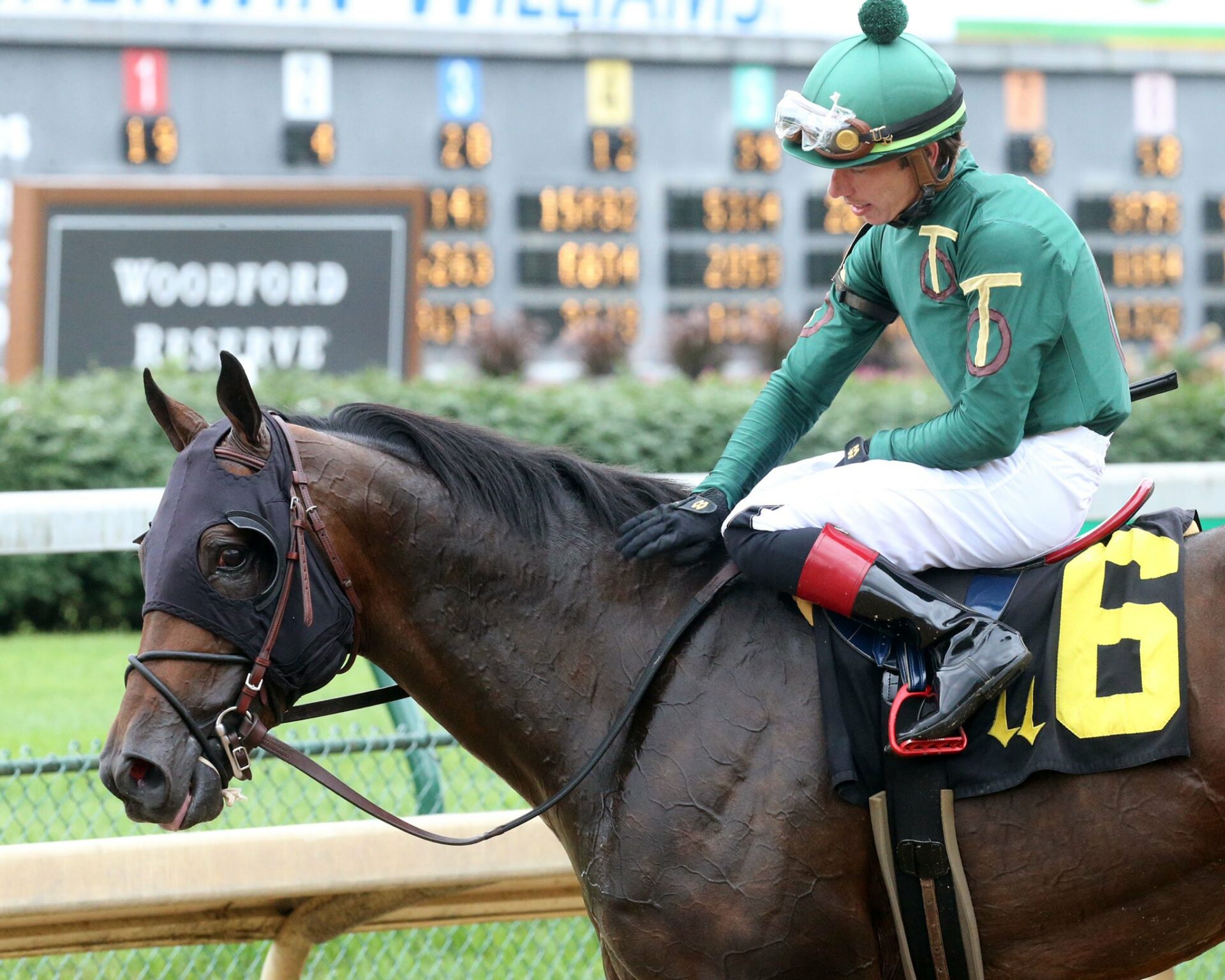 Churchill Downs Racing Dudes - s76ccfn